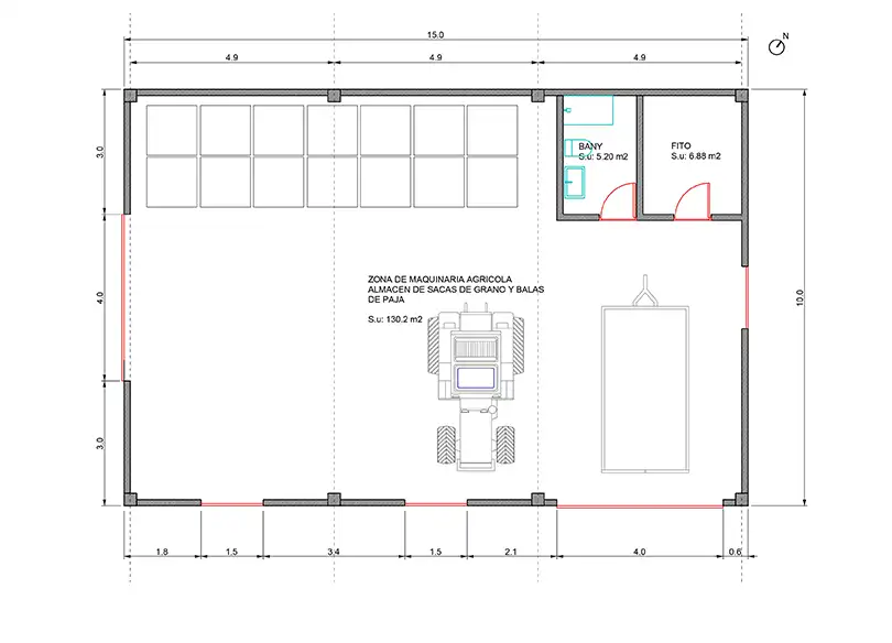 Plano de la distribución interior de la nave agrícola con áreas específicas para maquinaria, almacenamiento y servicios.
