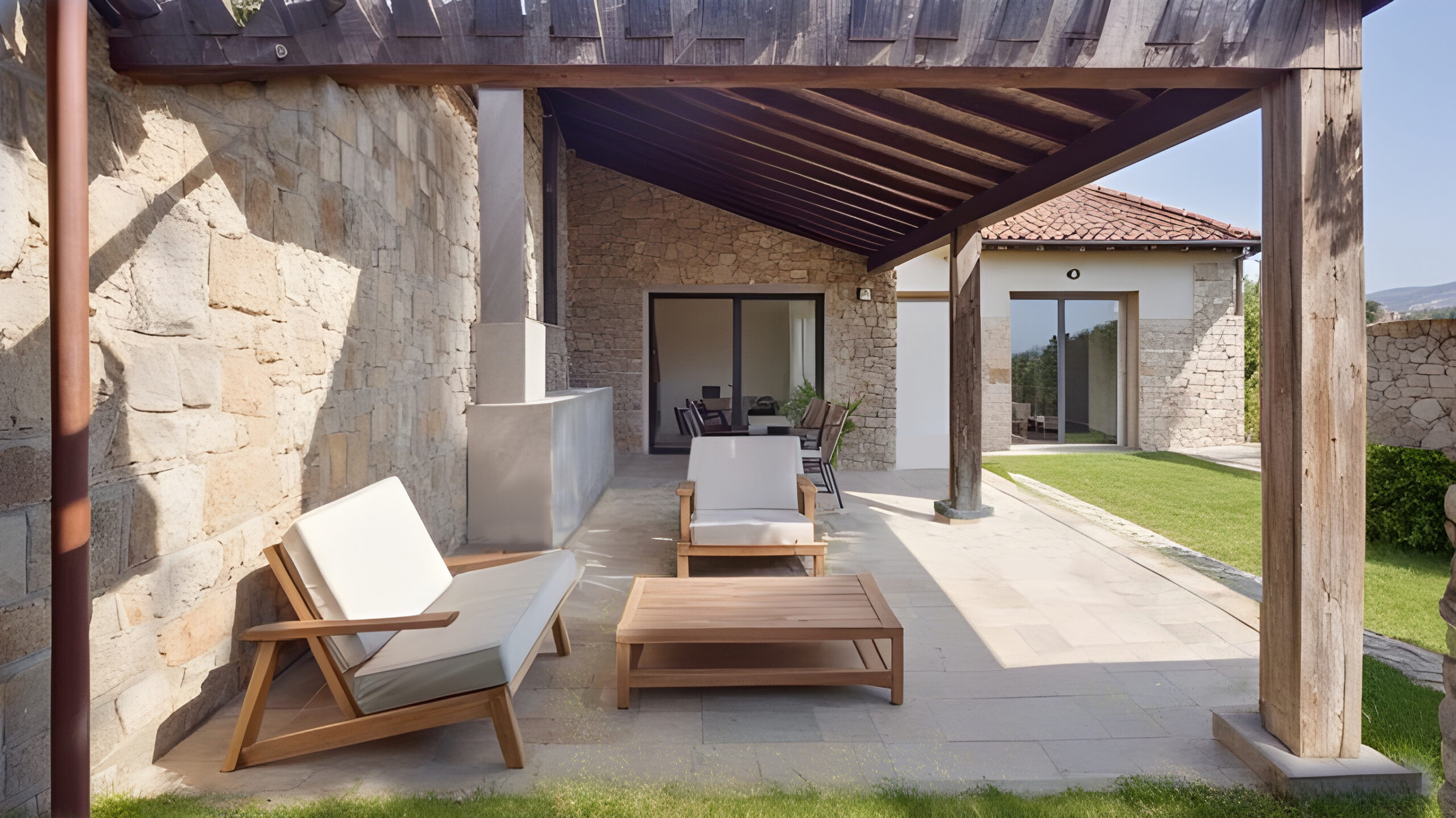 porche-madera-cubierto-casa-rural-pedraza-navafria Construcción de vivienda adosada en Arcones, Segovia, diseñada por arquitecto especializado en obra nueva en zonas rurales
